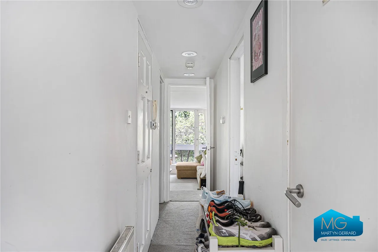 Haslemere Road, London, N8, photo 8