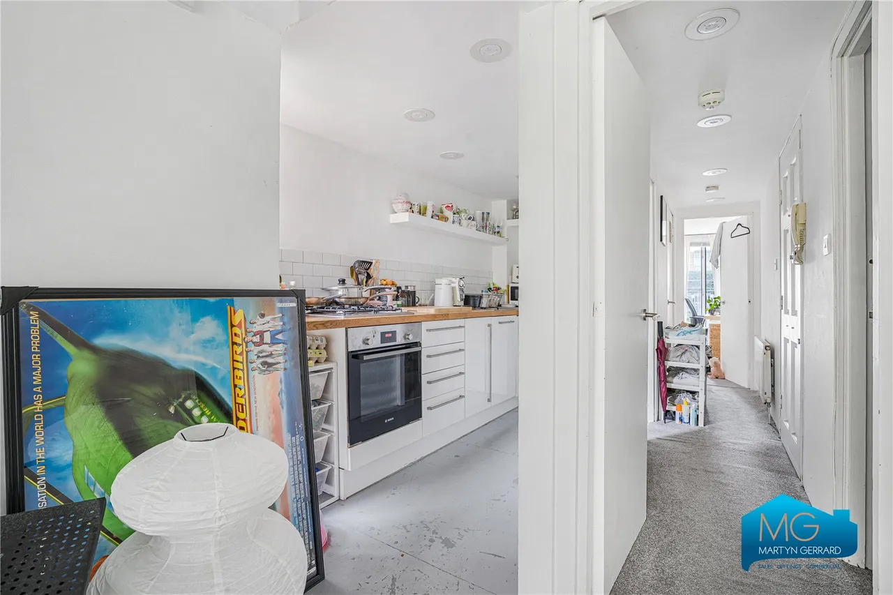 Haslemere Road, London, N8, photo 10