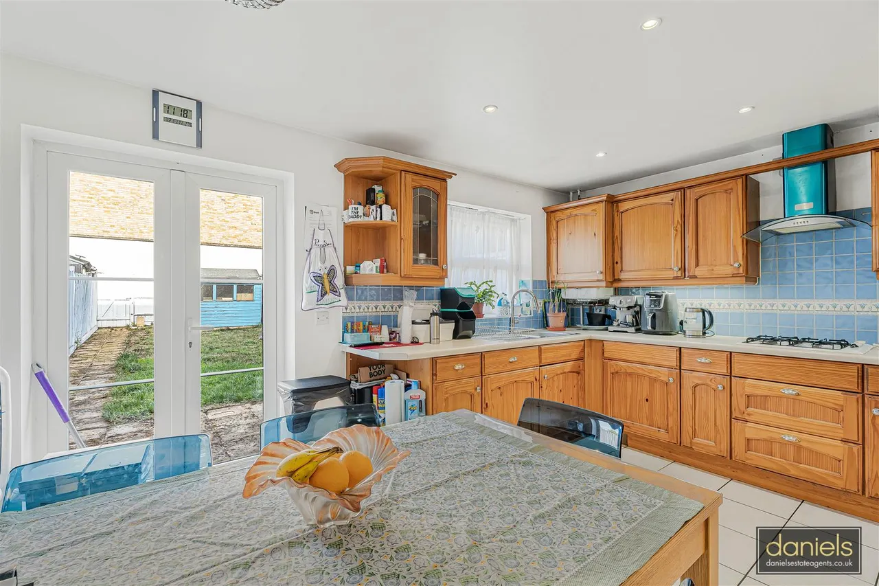 Compton Avenue, Wembley, HA0, photo 3