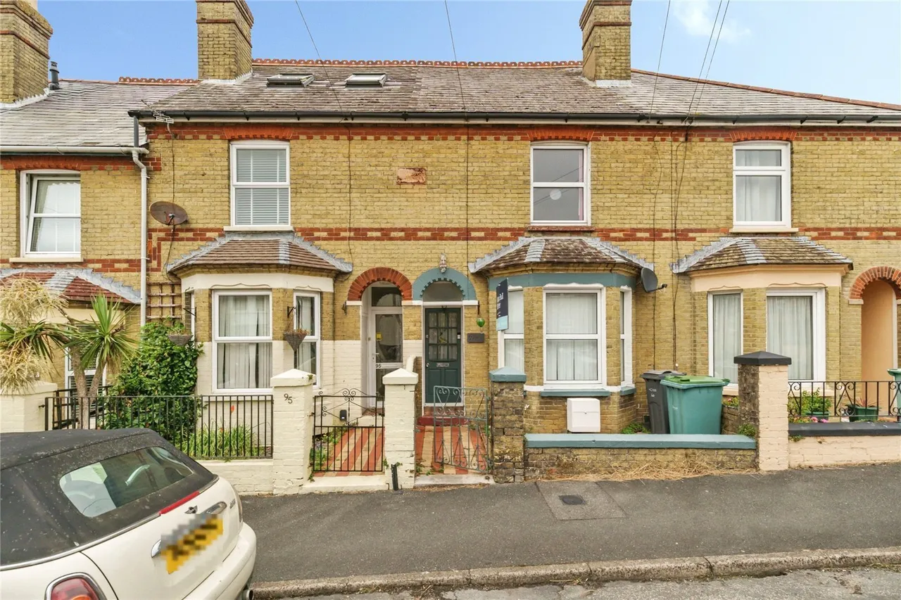 2 bed house for sale, Upper Yarborough Road, East Cowes, PO32