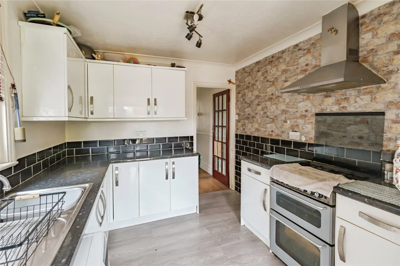 Upper Yarborough Road, East Cowes, PO32, photo 4