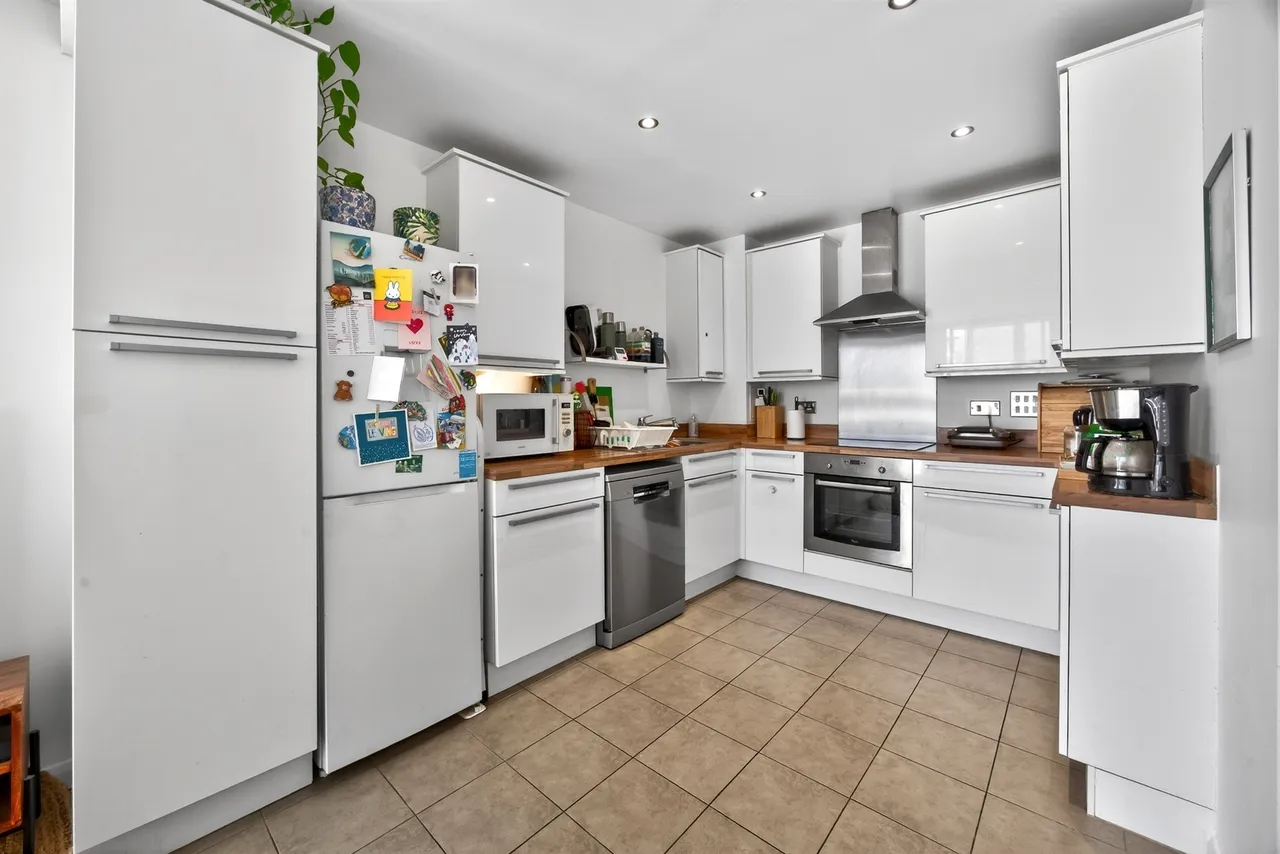 Ealing Road, Brentford, photo 12