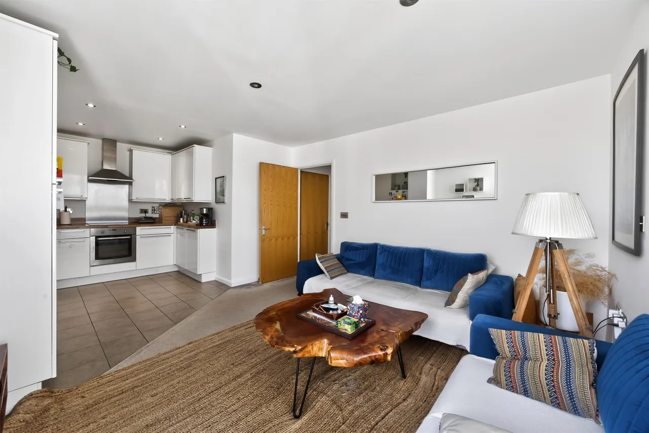 Ealing Road, Brentford, photo 7