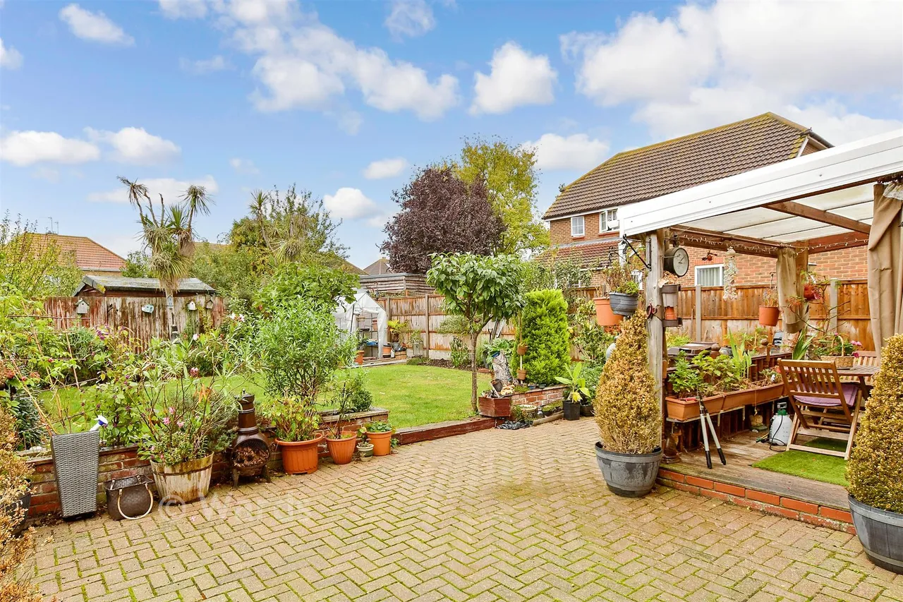 Buckthorne Road, Minster On Sea, ME12, photo 12