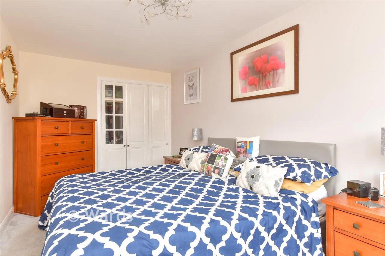 Buckthorne Road, Minster On Sea, ME12, photo 6