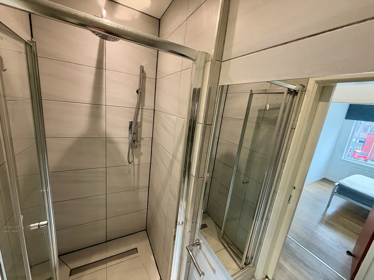 Dickenson Road, M13, photo 6