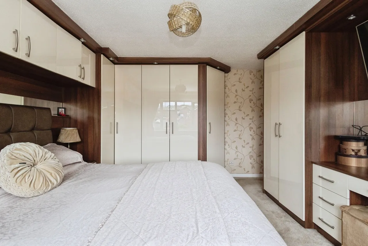 Lincoln Close, ASHTON-UNDER-LYNE, Lancashire, OL6, photo 14