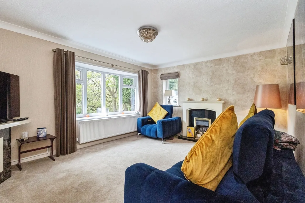 Lincoln Close, ASHTON-UNDER-LYNE, Lancashire, OL6, photo 4