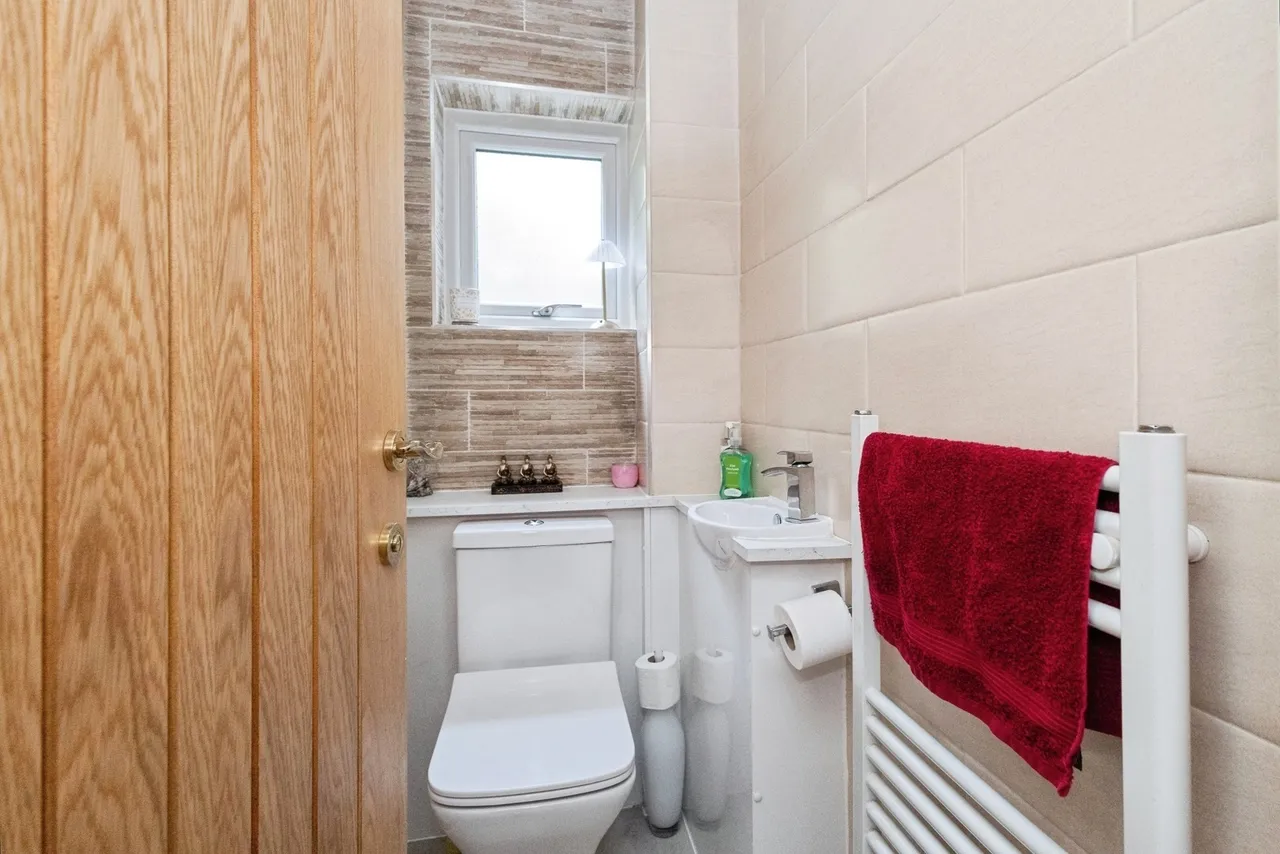 Lincoln Close, ASHTON-UNDER-LYNE, Lancashire, OL6, photo 11