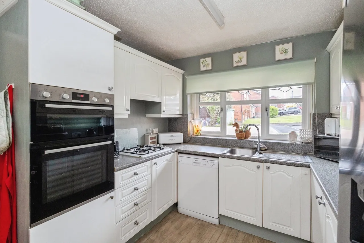 Lincoln Close, ASHTON-UNDER-LYNE, Lancashire, OL6, photo 10