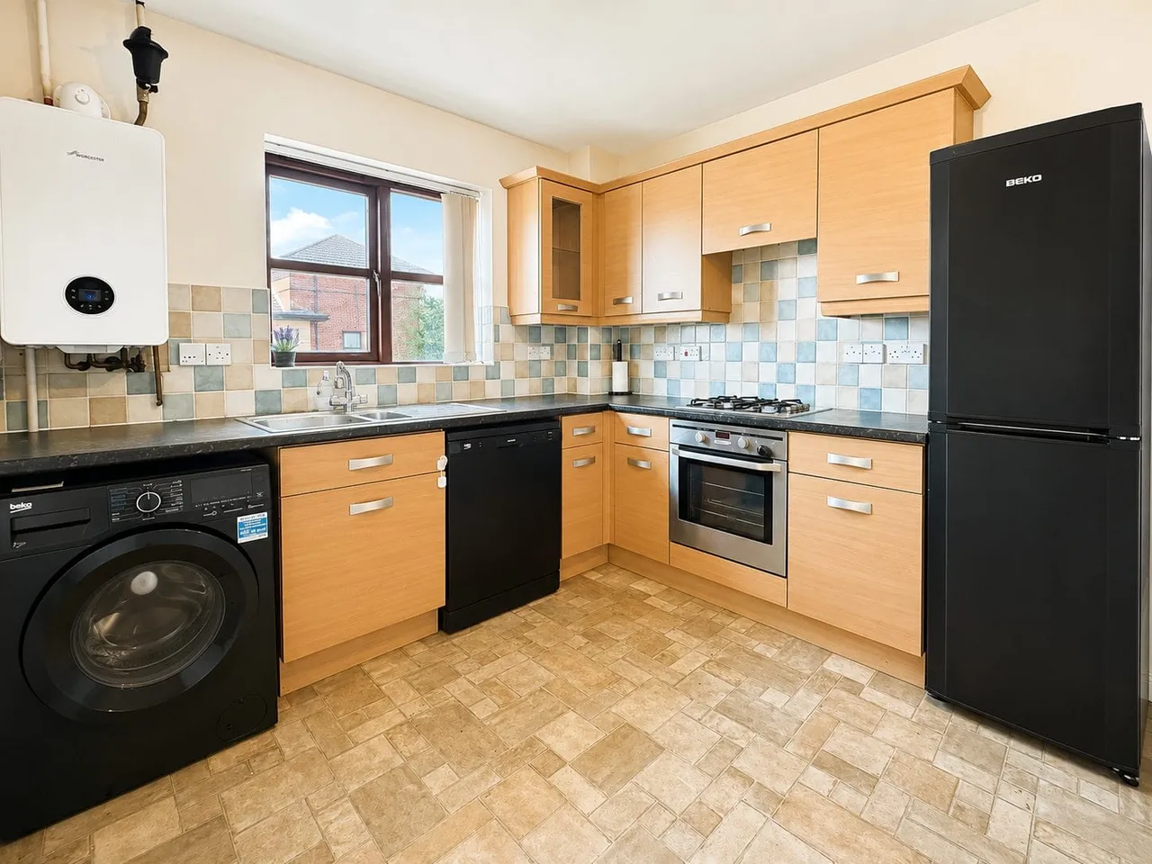 St. Abbs Court, Tattenhoe, Milton Keynes, Milton Keynes, MK4 3FW, photo 2