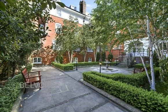 Fulham Palace Road, Hammersmith, W6, photo 2