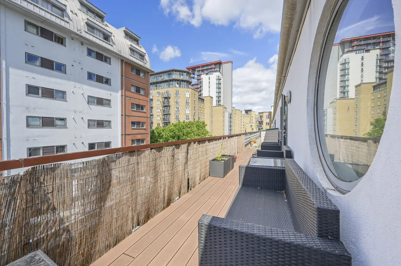 24 Hutchings Wharf, 1 Hutchings Street, London, photo 8