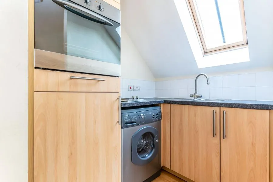 Springfield Road, Horsham, RH12, photo 4