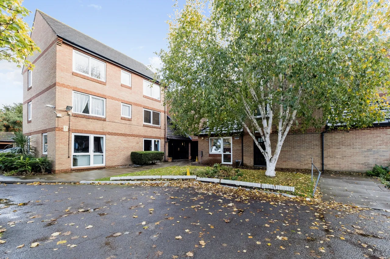 Beehive Lane, Ilford, IG4, photo 10