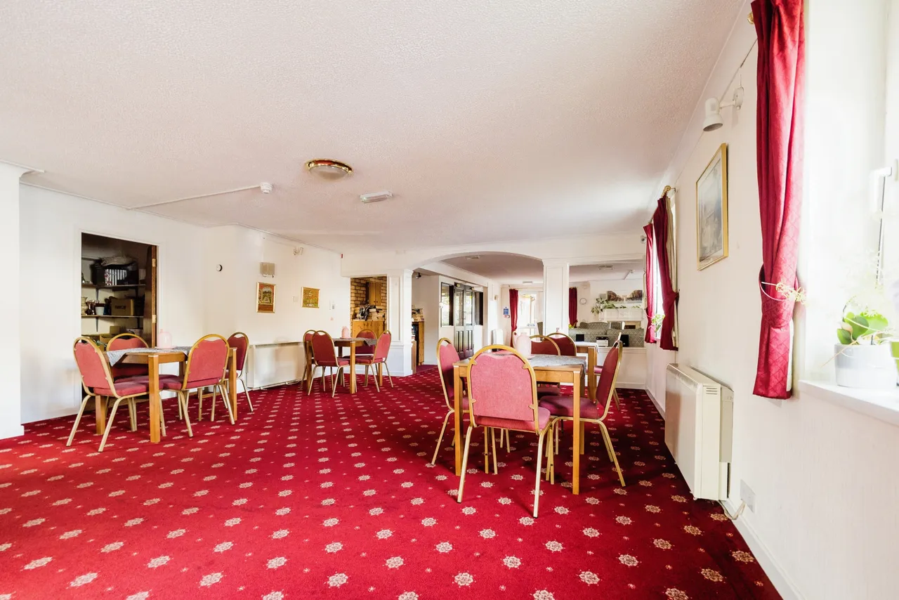 Beehive Lane, Ilford, IG4, photo 12