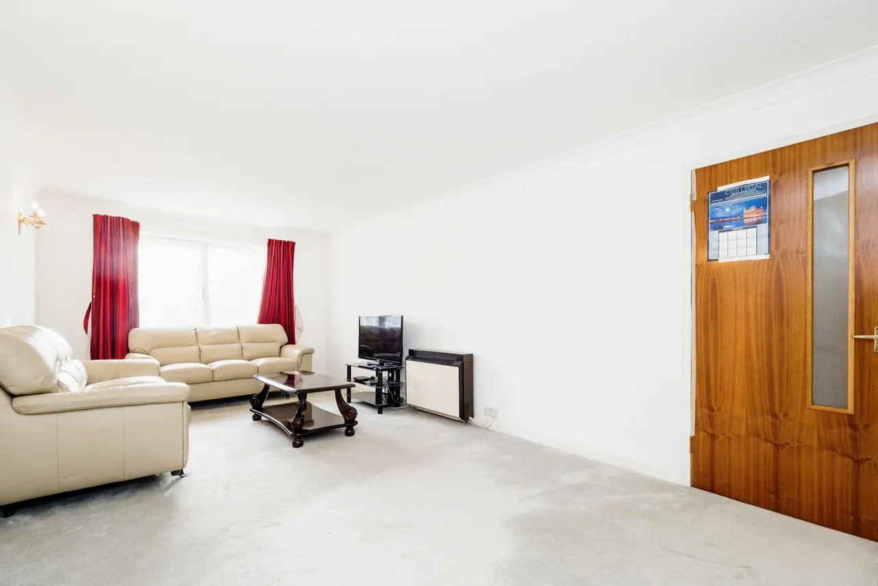 Beehive Lane, Ilford, IG4, photo 4