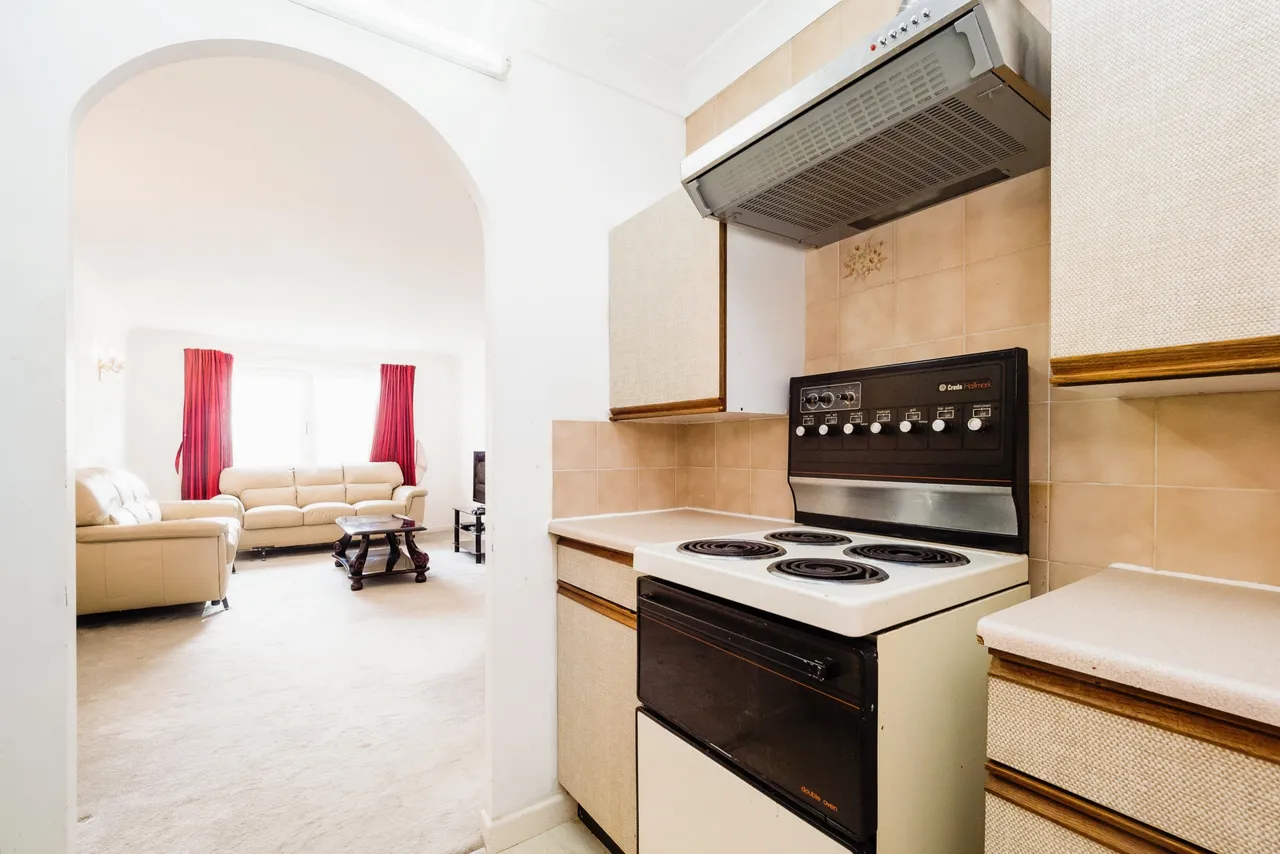 Beehive Lane, Ilford, IG4, photo 5