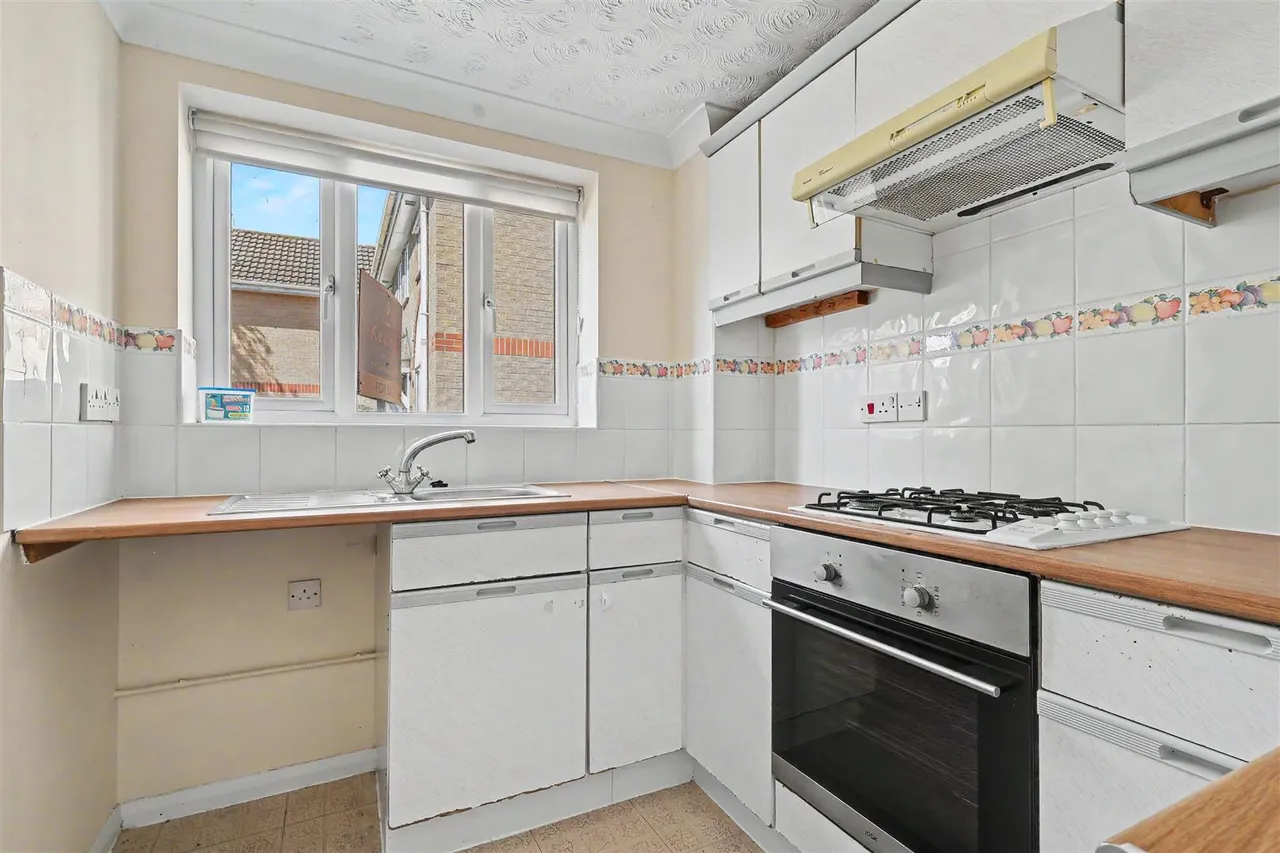 Blackthorn Court, Soham, CB7, photo 5