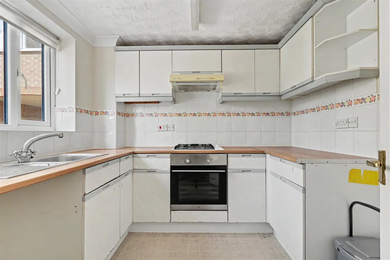 Blackthorn Court, Soham, CB7, photo 3