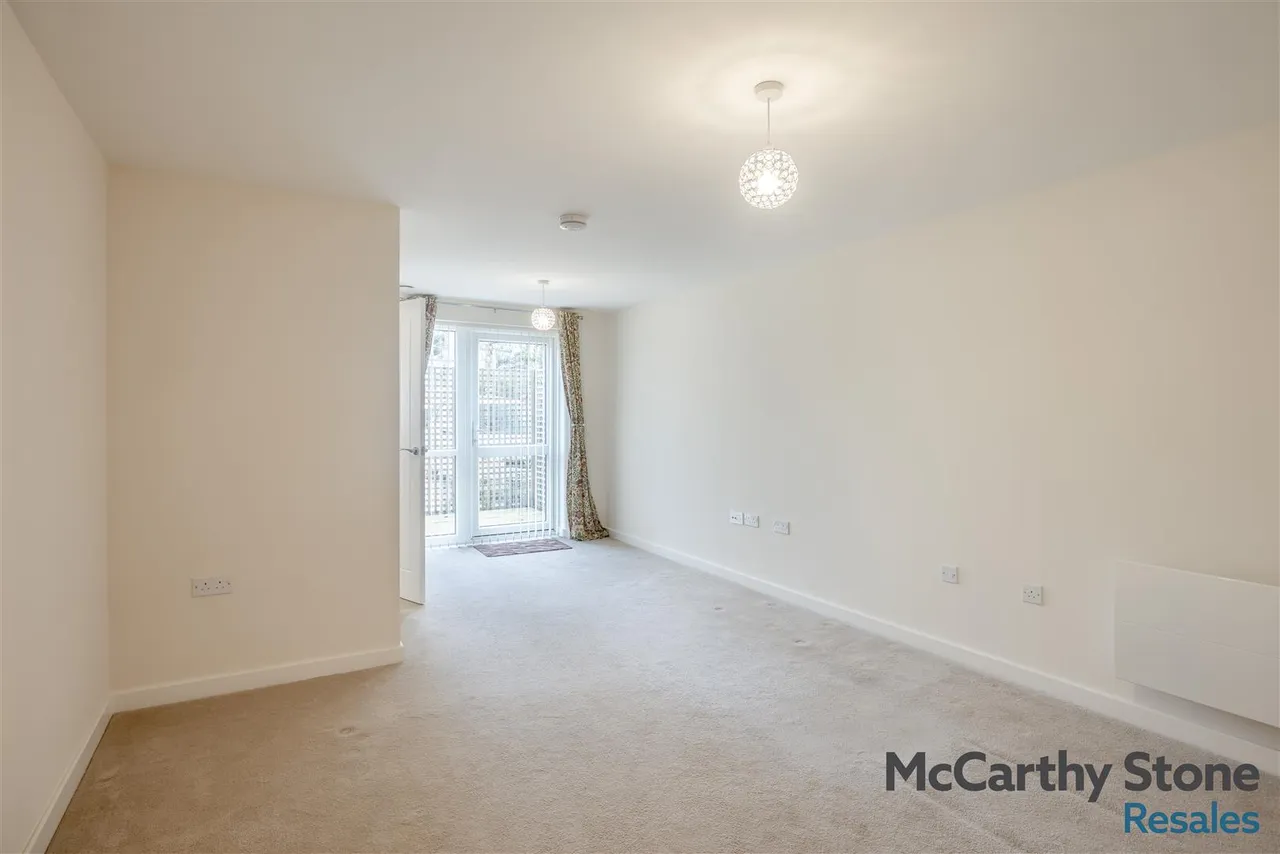 Hooton Road, Willaston, CH64, photo 34