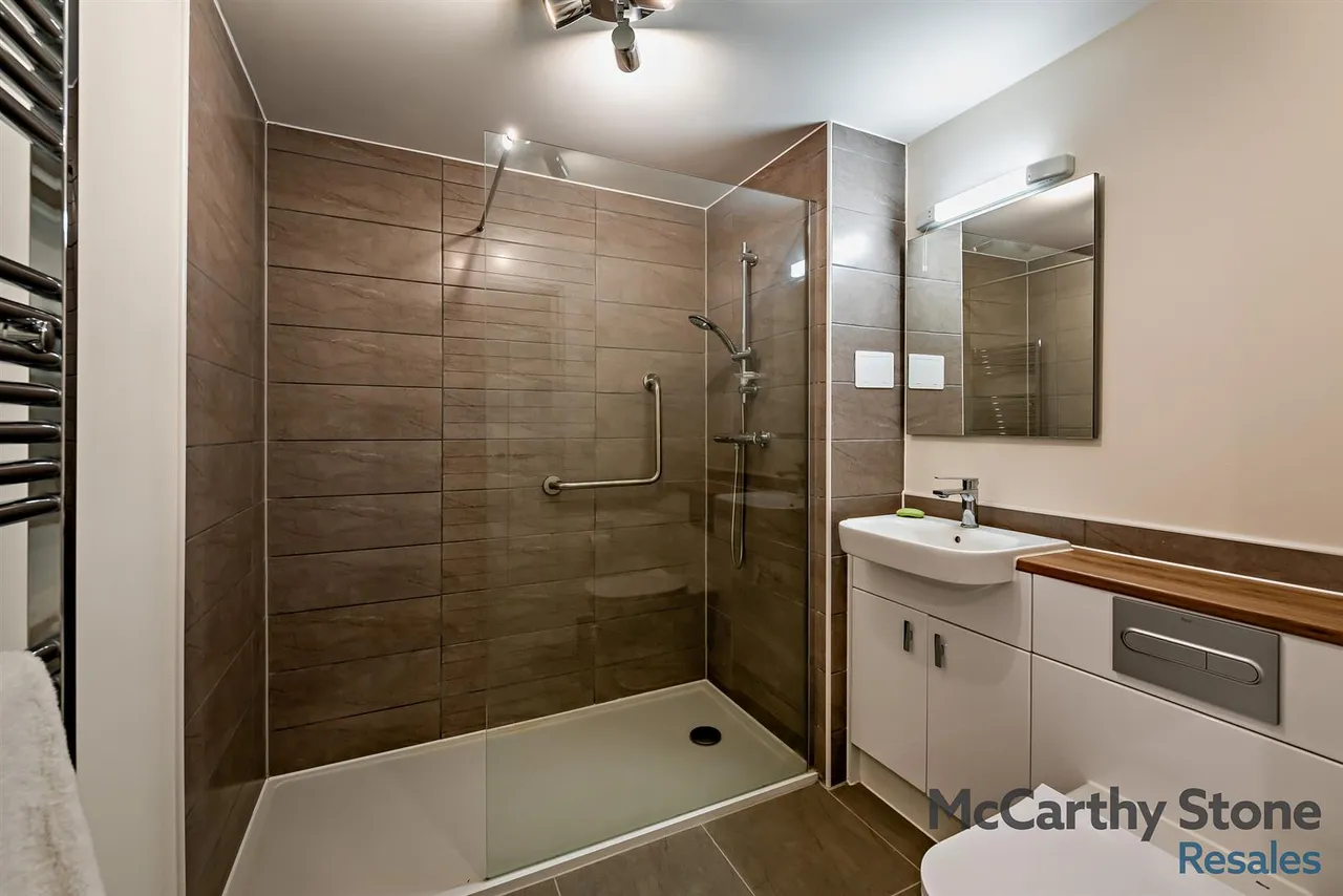 Hooton Road, Willaston, CH64, photo 8