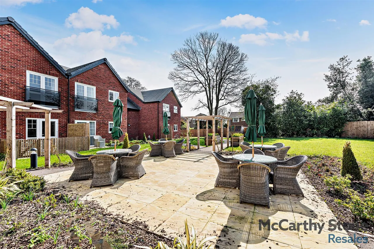 Hooton Road, Willaston, CH64, photo 22