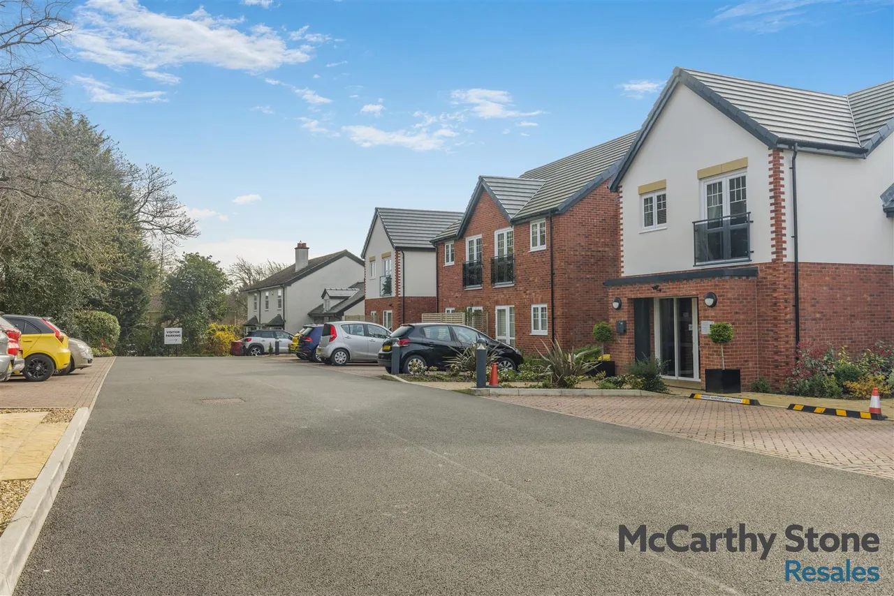 Hooton Road, Willaston, CH64, photo 32