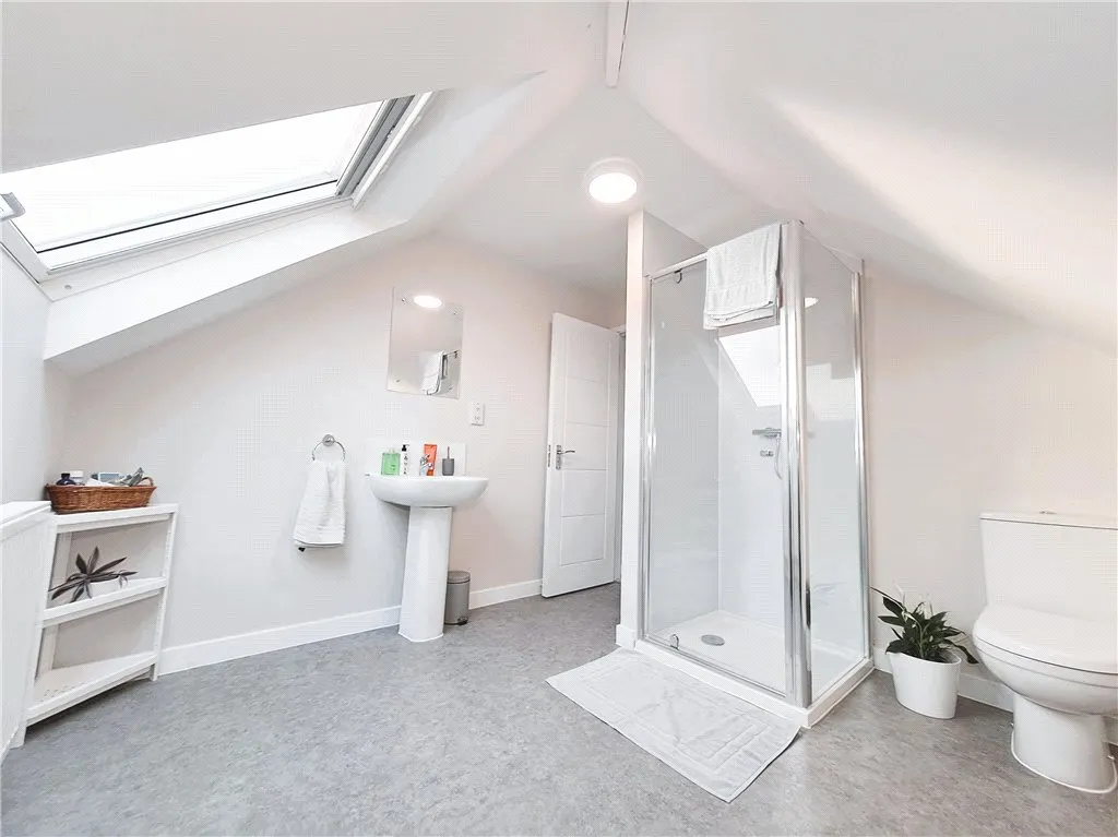 Queen Eleanors Road, Guildford, GU2, photo 7
