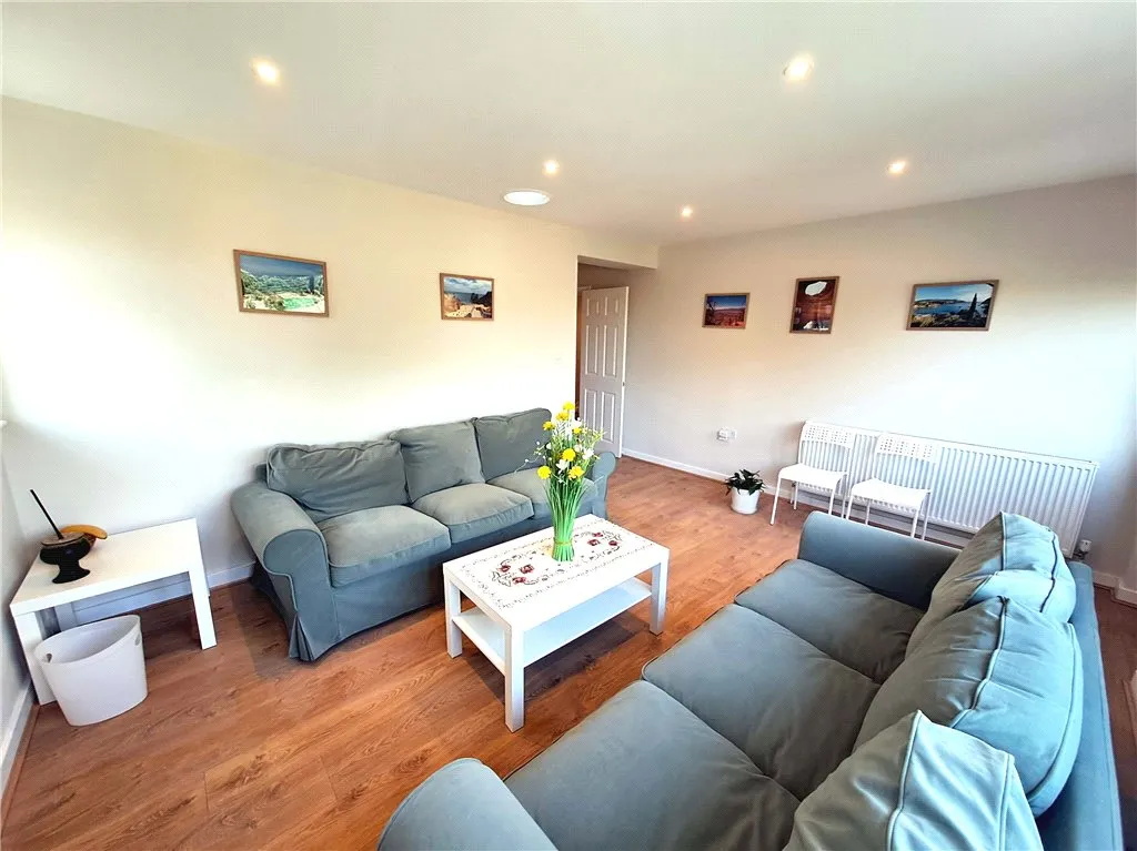 Queen Eleanors Road, Guildford, GU2, photo 3