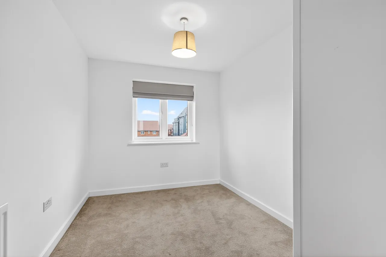 Pasteur Avenue, Faygate, RH12, photo 15