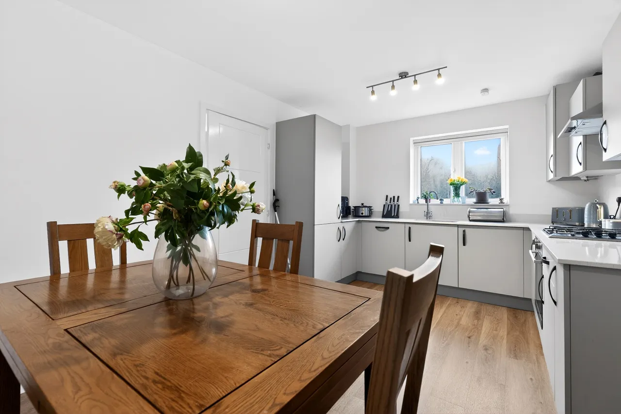 3 bed house for sale, Pasteur Avenue, Faygate, RH12