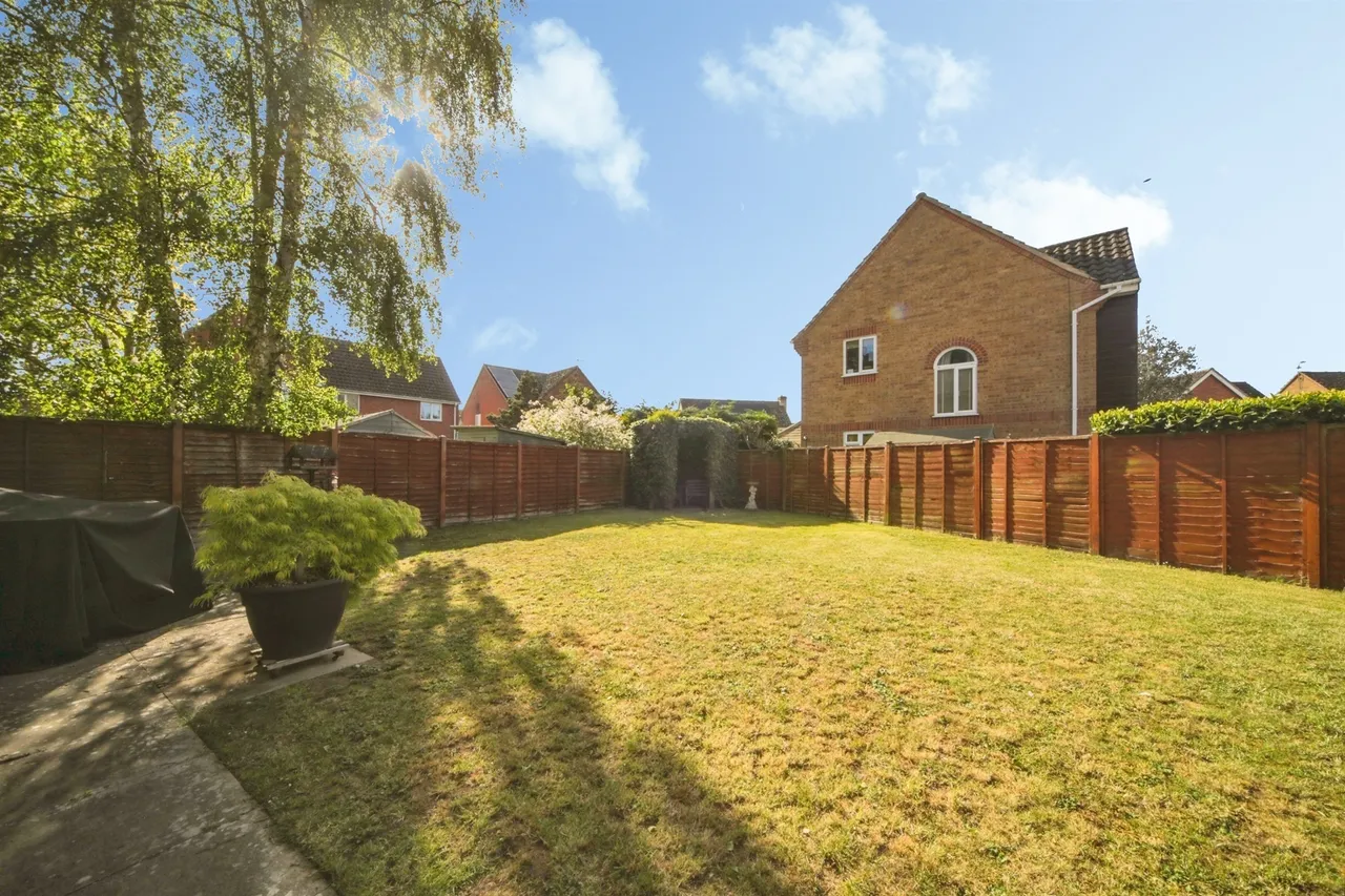 Barleyfields, Thurston, Bury St. Edmunds, photo 2