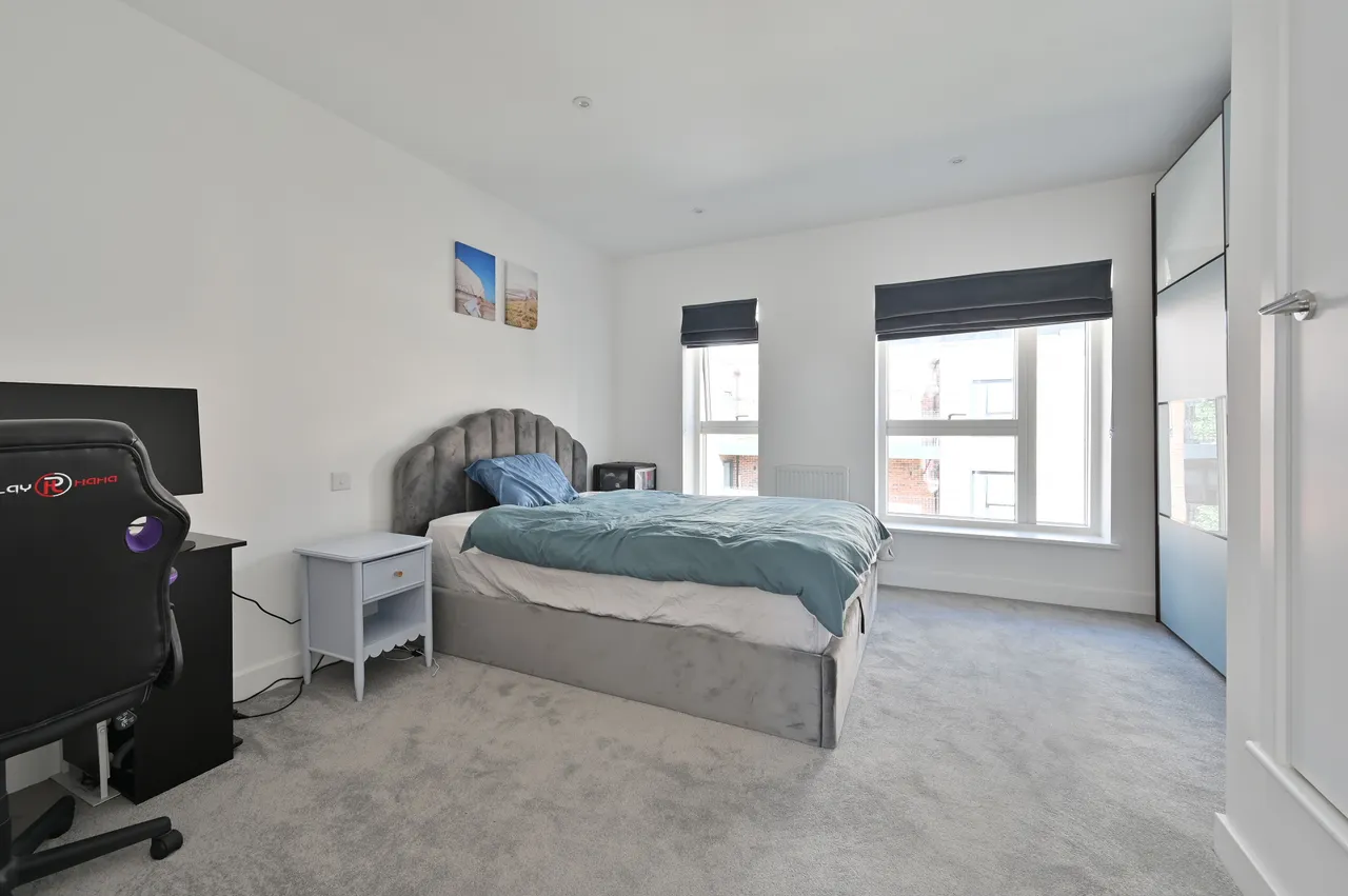 23 Deckle Avenue, Watford, photo 9