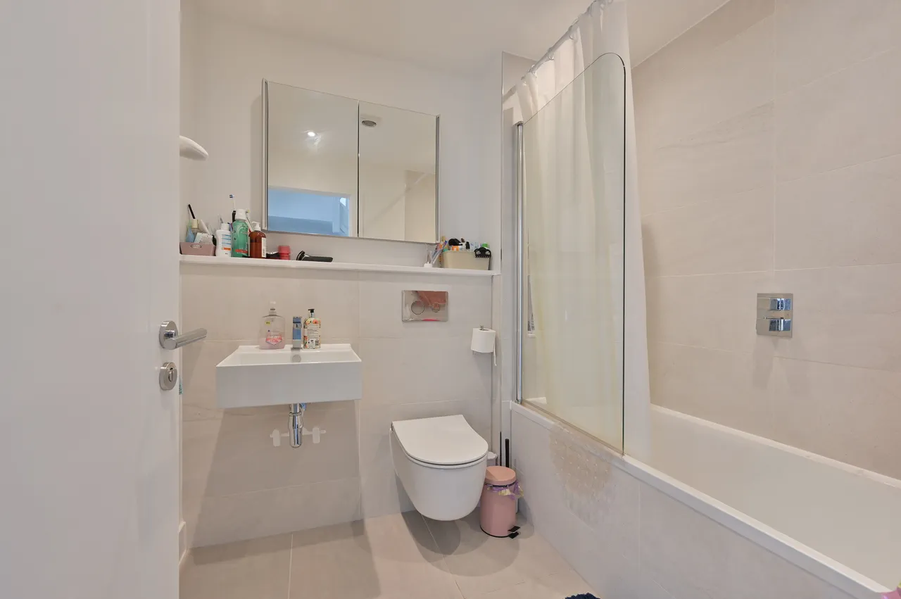 23 Deckle Avenue, Watford, photo 6