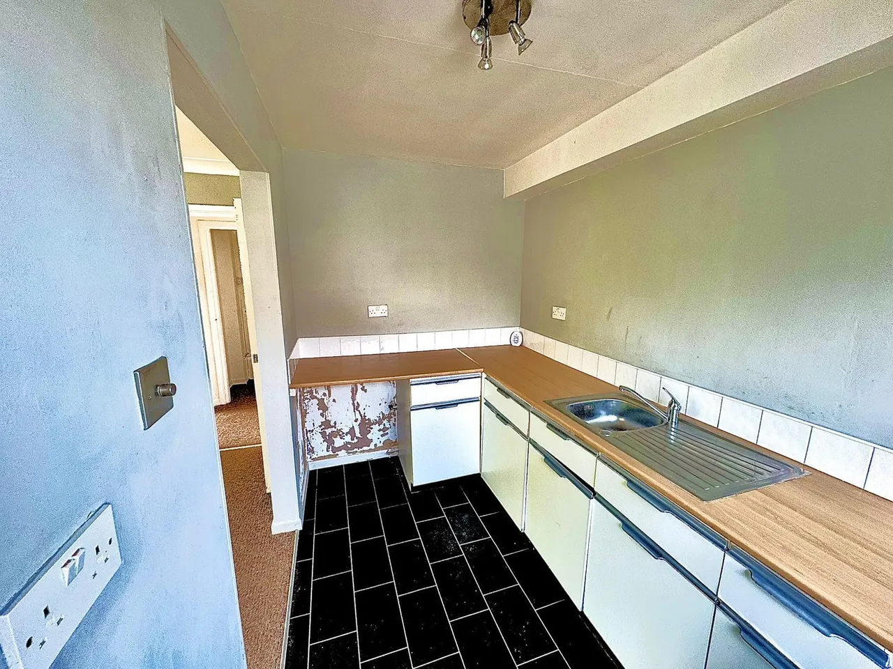 Village Road, Prenton, CH43, photo 6