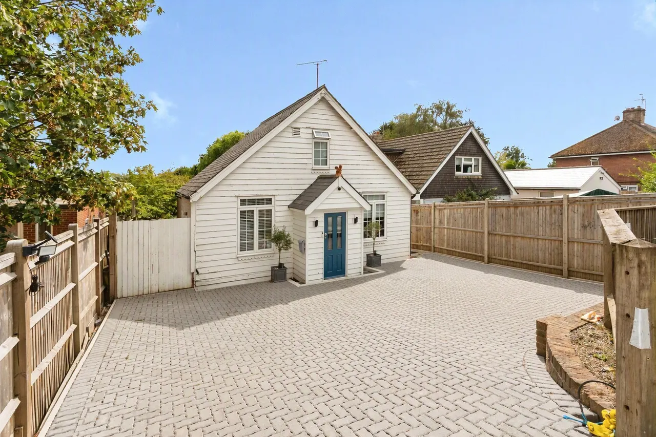 3 bed house for sale, Hartley Road, Cranbrook, TN17