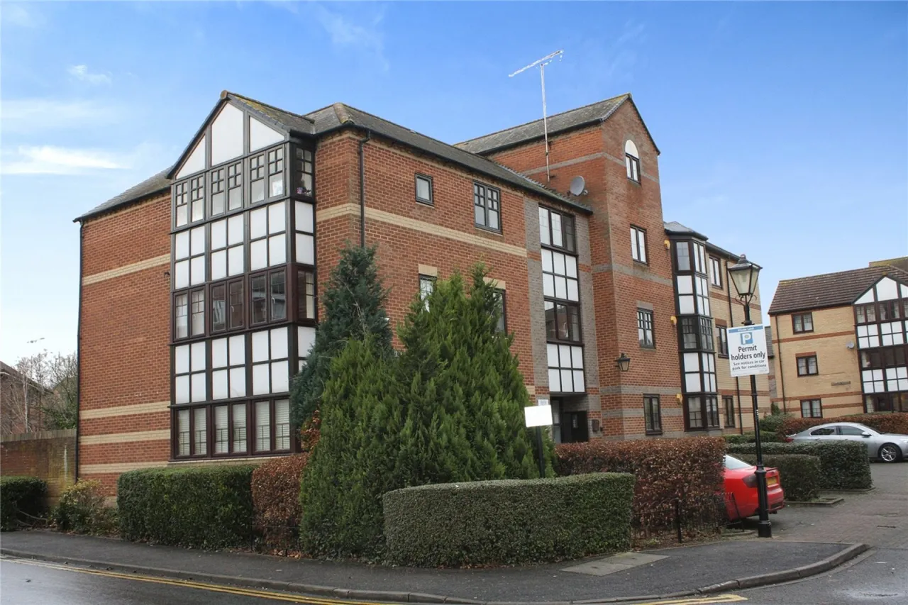2 bed flat to rent, Swan Place, Reading, RG1