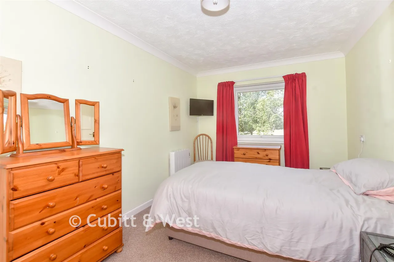 Horndean Road, Emsworth, PO10, photo 5