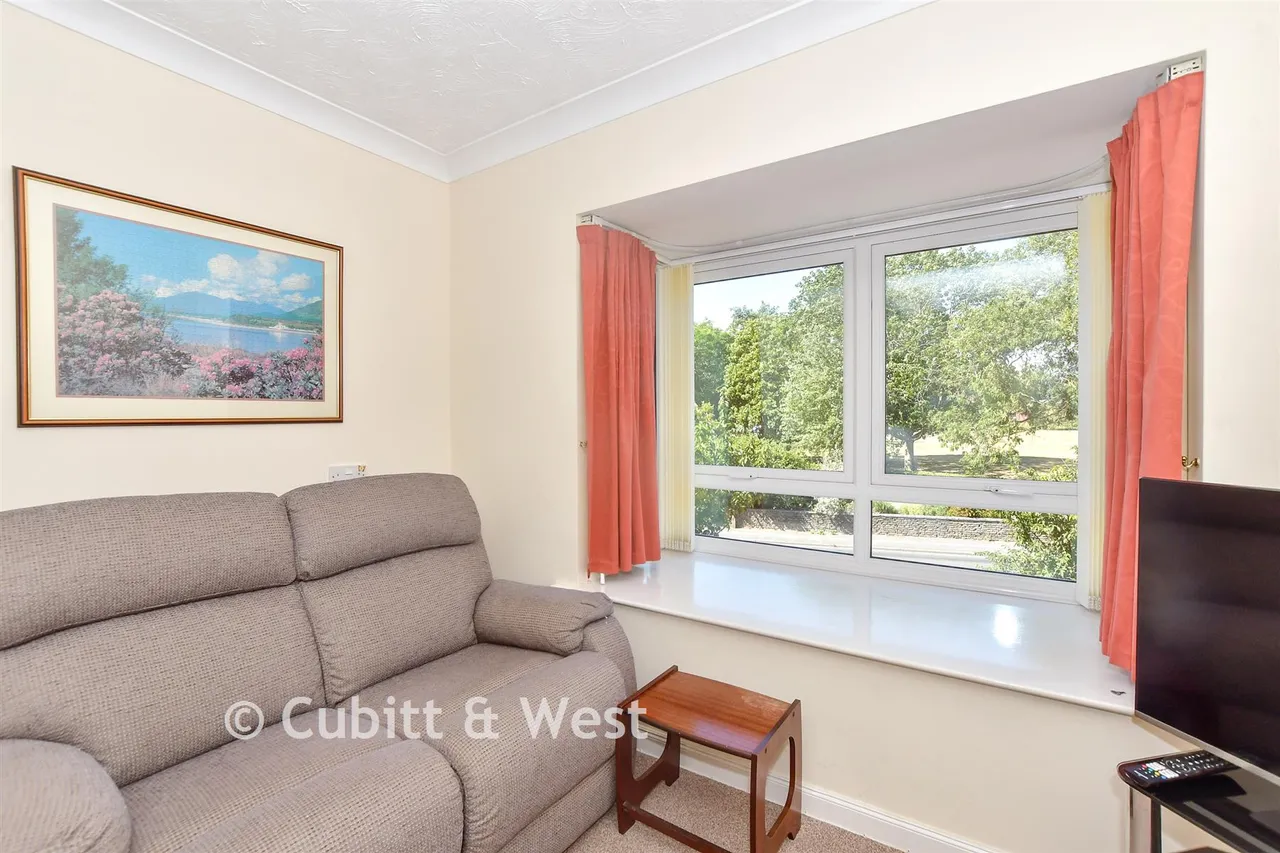 Horndean Road, Emsworth, PO10, photo 4
