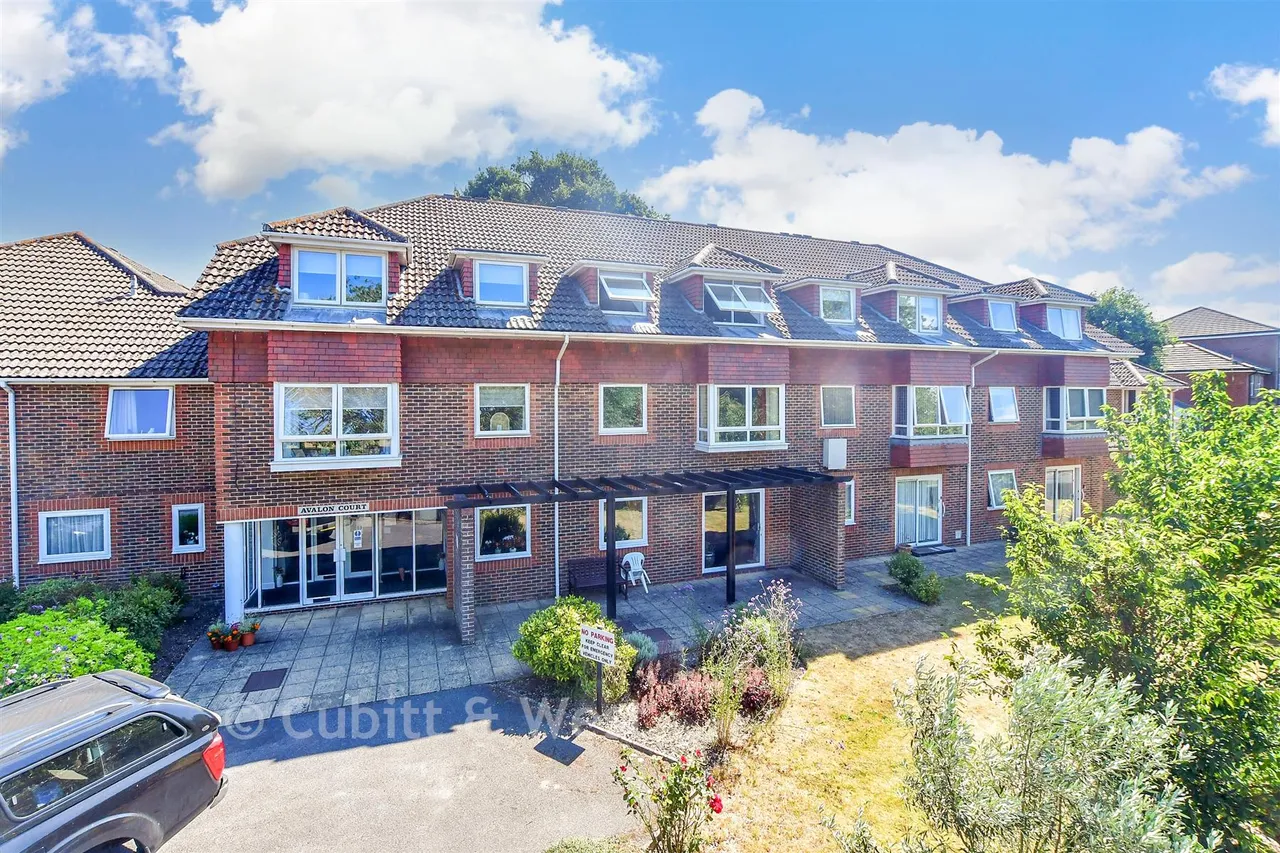 1 bed flat for sale, Horndean Road, Emsworth, PO10