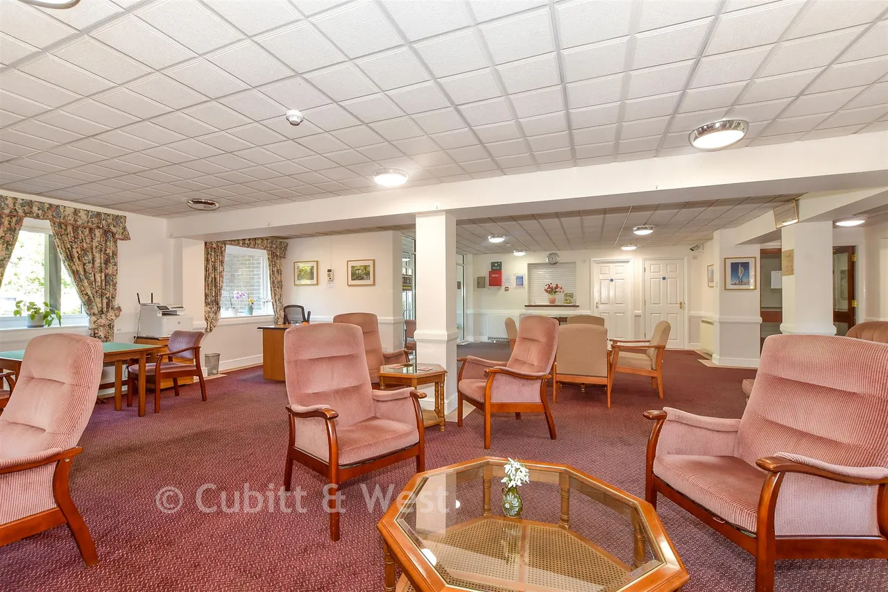 Horndean Road, Emsworth, PO10, photo 9