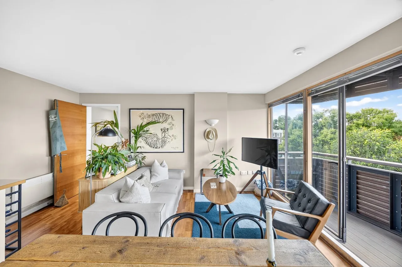 2 bed flat to rent, Poole Street, Hoxton, N1