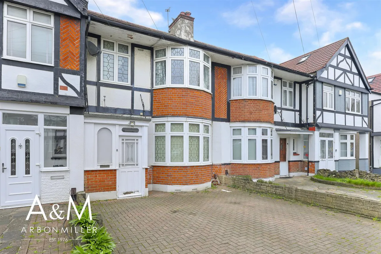 Fullwell Avenue, Barkingside, Essex, Ilford, IG62HJ, photo 22