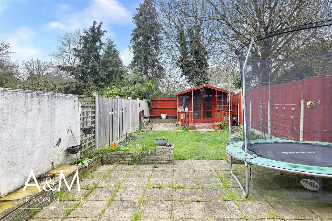 Fullwell Avenue, Barkingside, Essex, Ilford, IG62HJ, photo 20