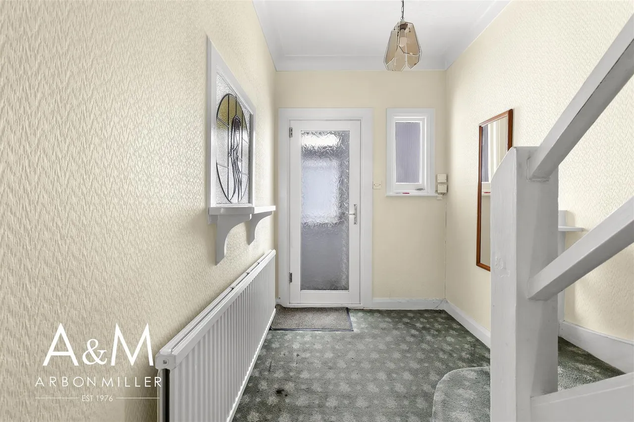 Fullwell Avenue, Barkingside, Essex, Ilford, IG62HJ, photo 12