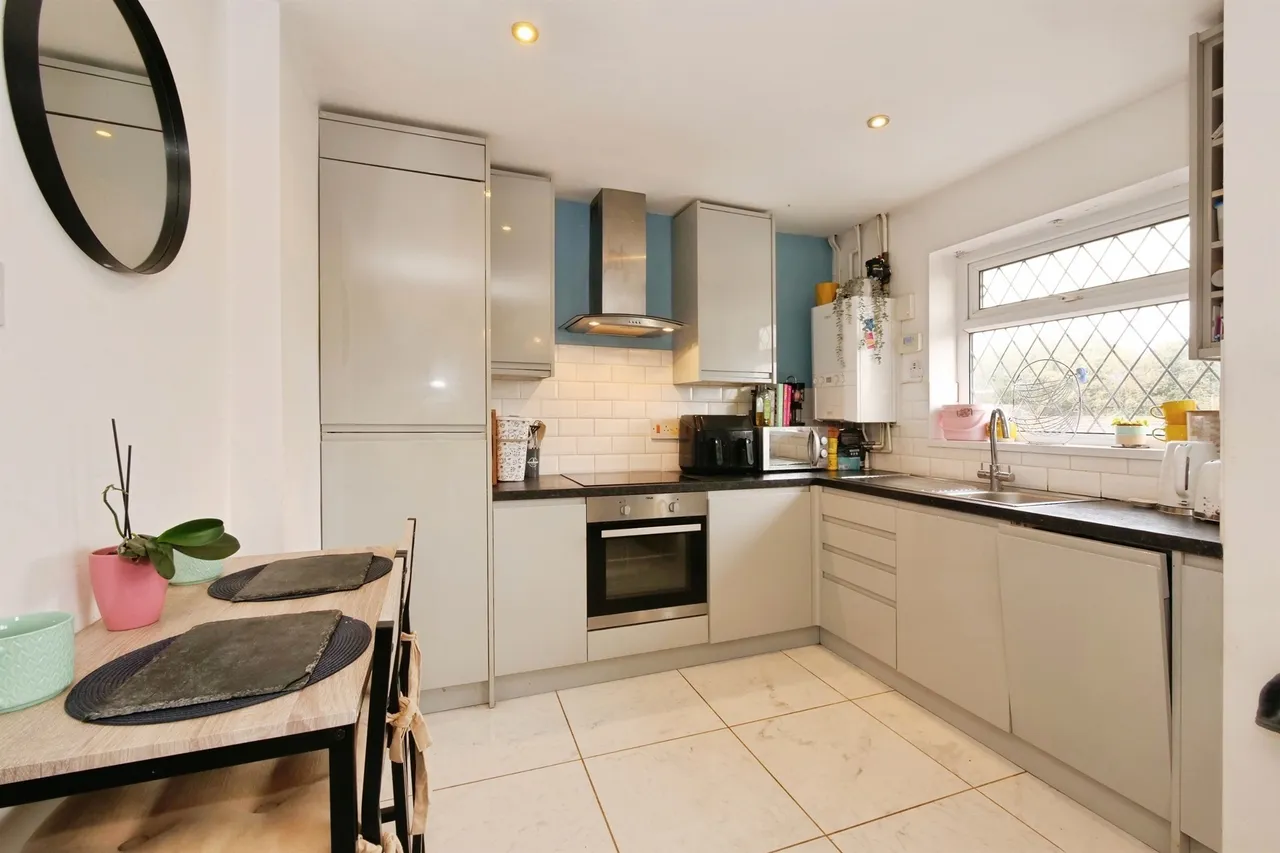 Ger-Y-Lyn Porthcawl, CF36, photo 11