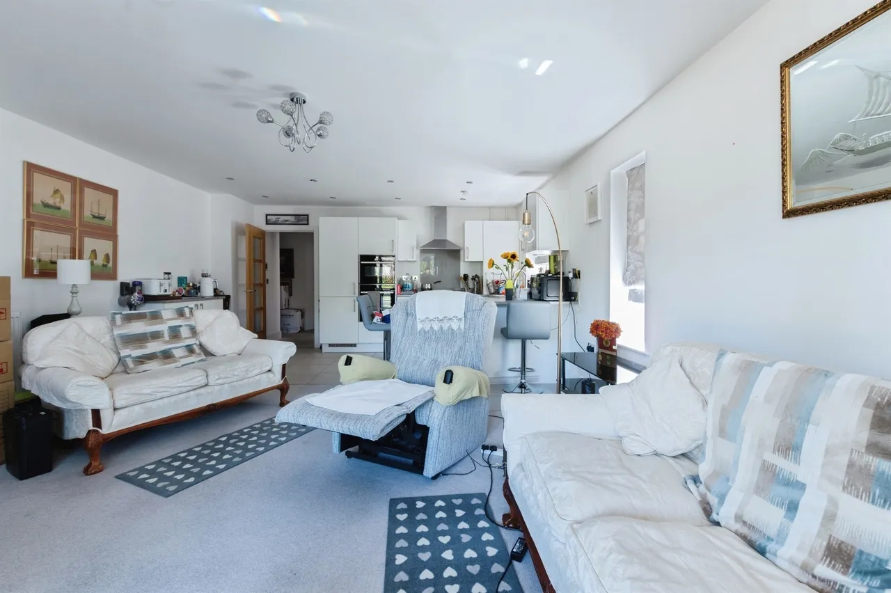 Golf Links Road, Ferndown, photo 7
