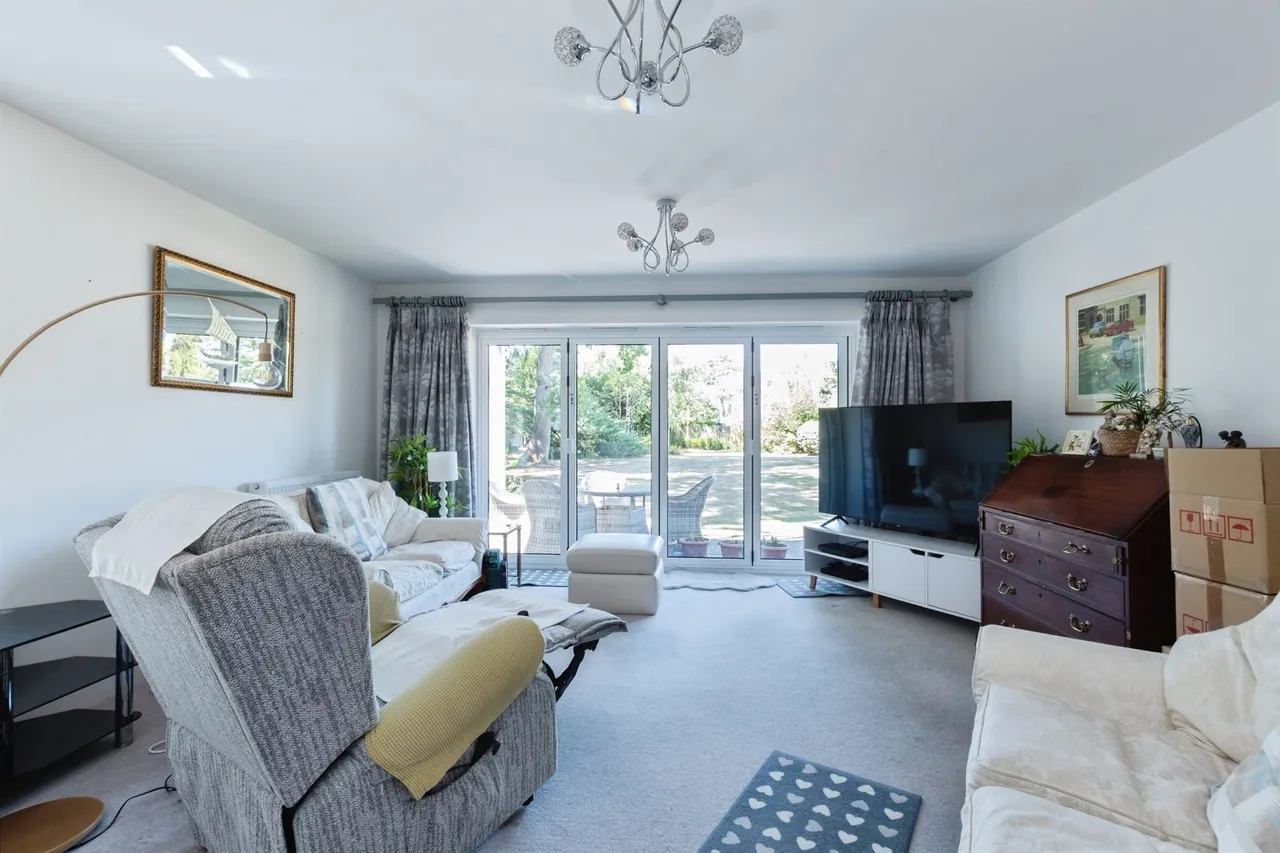 Golf Links Road, Ferndown, photo 8