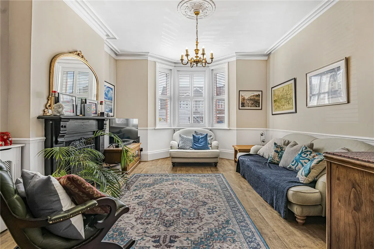 3 bed property for sale, Station Road, Henley-on-Thames, RG9